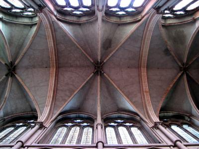 «Cathedrale Saint Jean Lyon ceiling over nave». Под лицензией Creative Commons Attribution-Share Alike 3.0 с сайта Викисклада - https://commons.wikimedia.org/wiki/File:Cathedrale_Saint_Jean_Lyon_ceiling_over_nave.jpg#mediaviewer/%D0%A4%D0%B0%D0%B9%D0%BB:Cathedrale_Saint_Jean_Lyon_ceiling_over_nave.jpg