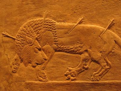 «Assyrian royal lion hunt» de Desconocido - Capillon. Disponible bajo la licencia Dominio público vía Wikimedia Commons - http://commons.wikimedia.org/wiki/File:Assyrian_royal_lion_hunt.jpg#mediaviewer/File:Assyrian_royal_lion_hunt.jpg
