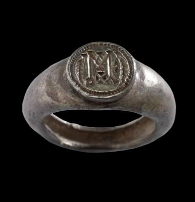 'Byzantine - Signet Ring - Walters 572104 - View A' by Anonymous (Byzantine Empire) - Walters Art Museum: Home page Info about artwork. Licensed under Public Domain via Wikimedia Commons - https://commons.wikimedia.org/wiki/File:Byzantine_-_Signet_Ring_-_Walters_572104_-_View_A.jpg#mediaviewer/File:Byzantine_-_Signet_Ring_-_Walters_572104_-_View_A.jpg